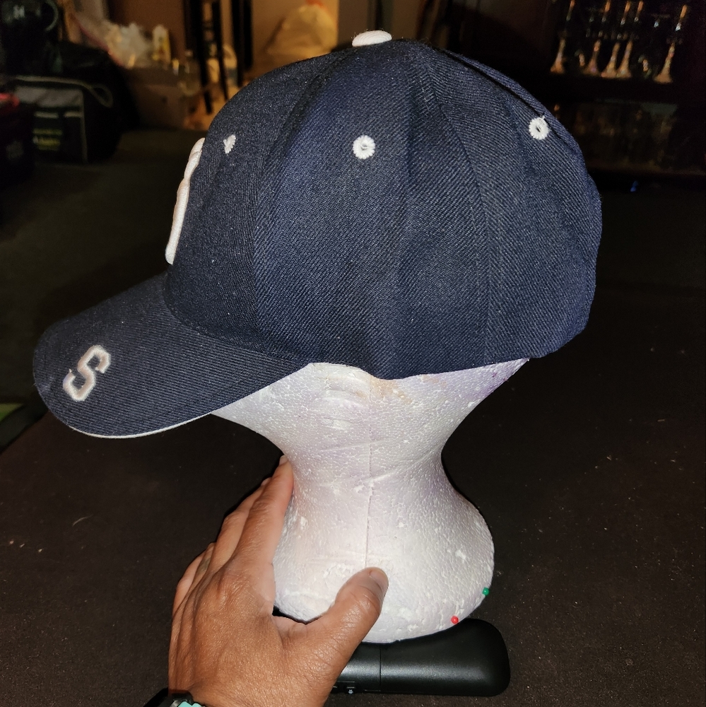 Hat - Picture 2 of 5